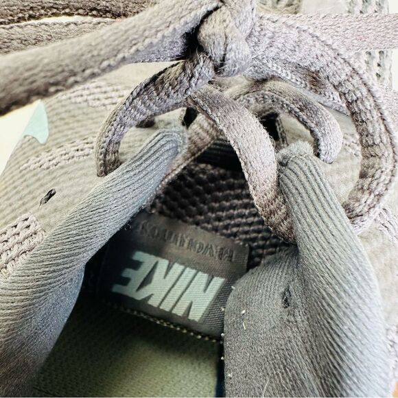 Nike Gray Blue Sneakers Woman’s Size 7.5 - Picture 5 of 6